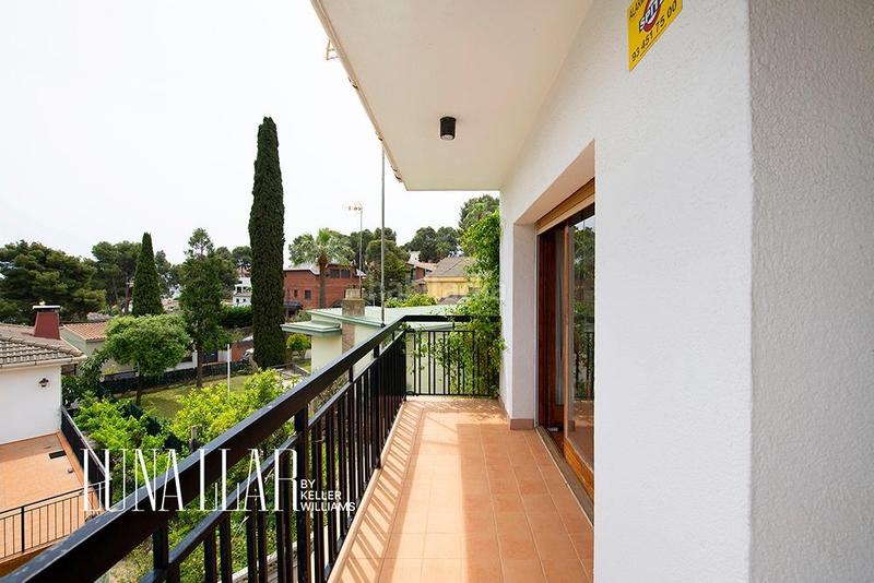 Foto a2208268-c3ee-4a6a-9e9a-5a909b632d07. Haus mit heizung parking pool in Montmar Castelldefels