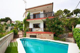 Casa a Montmar