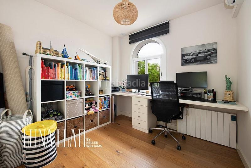 Foto d6389ed2-5139-45c3-b8ee-83f9696a6ebe. Casa a schiera con parcheggio in Can Bou Castelldefels