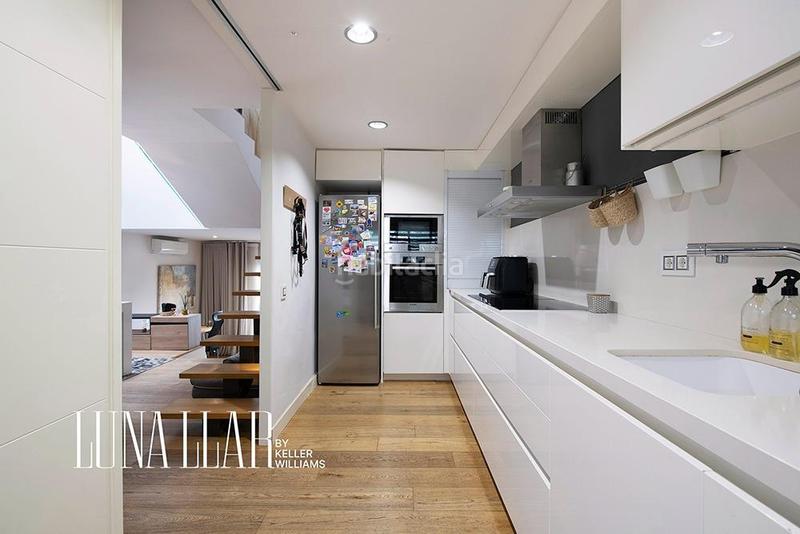 Foto cdf571dc-2cf7-482b-b33f-267ee9ba741f. Semi detached house with parking in Can Bou Castelldefels