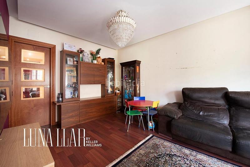 Foto cbd58128-b4bf-4ced-b0b3-acff3436b408. Piso en Sant Antoni Barcelona