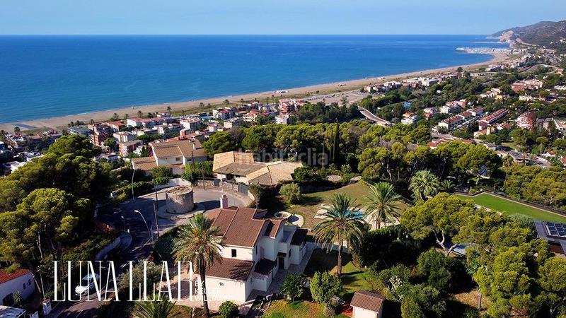 Foto 4db284f6-6f3e-4093-acf8-1e84cc4c6a4f. Casa amb calefacció aparcament piscina a Bellamar Castelldefels