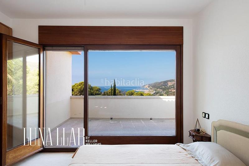 Foto a483cf67-ccda-4e20-b4bf-8667871a3d1d. Casa amb calefacció aparcament piscina a Bellamar Castelldefels