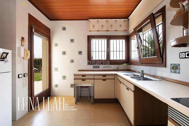Foto c50e31b3-d549-4e03-bb3f-a3c5a430133e. Casa amb calefacció aparcament piscina a Bellamar Castelldefels