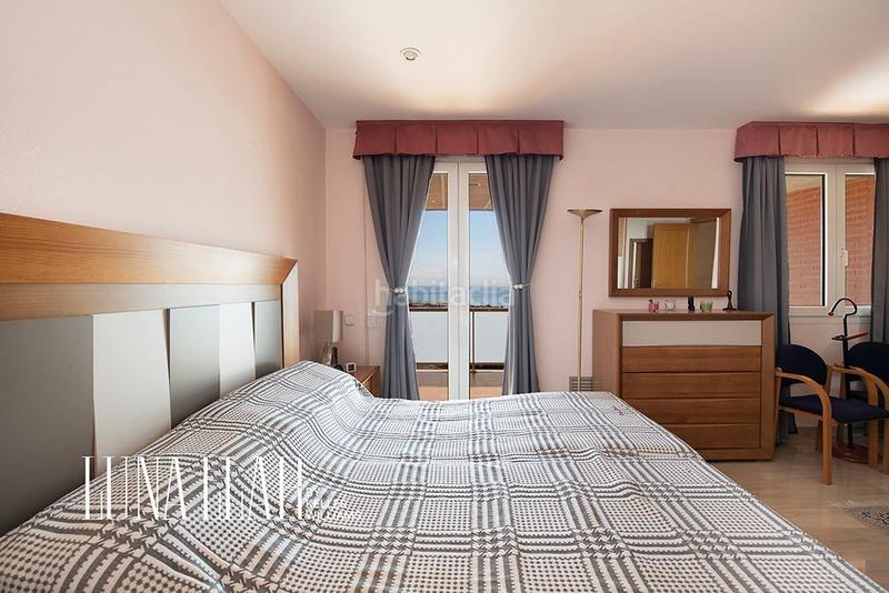 Foto 7894b6d7-383c-412d-8b18-7e31decba568. Attique avec chauffage parking piscine dans les botigues de Sitges Sitges
