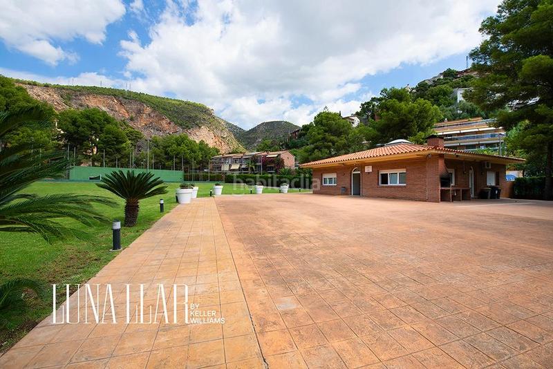 Foto 571c56b2-df3c-49eb-ab7a-1c3fe660b1ce. Penthouse with heating parking pool in les botigues de Sitges Sitges