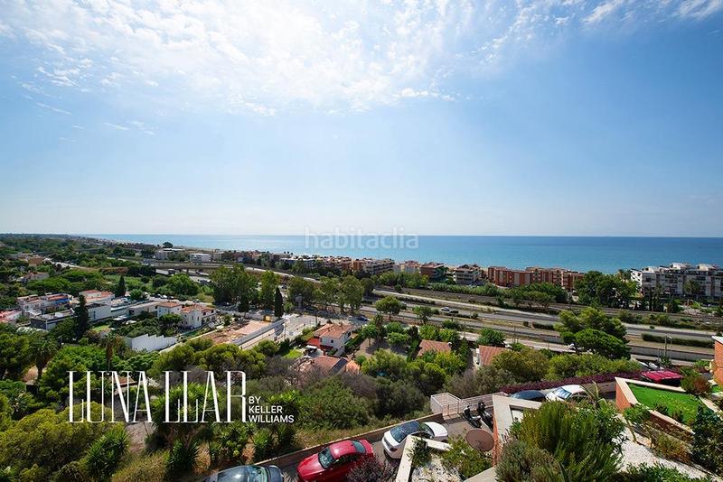 Foto 7b85724f-d1f1-48fd-80a4-e24d2da2a104. Penthouse with heating parking pool in les botigues de Sitges Sitges