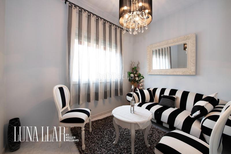 Foto ea286313-6958-488d-af2e-2c8653bc5001. Casa a schiera con parcheggio in Centre-Estació Gavà