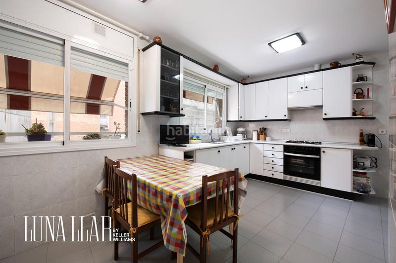 Foto 0ab796b6-d65a-477b-9819-0eb73e0b9c23. Casa adossada amb aparcament a Centre-Estació Gavà