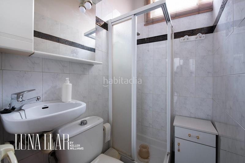 Foto 47840cbf-f0aa-476d-9cb7-f2bd026e660b. Casa adossada amb aparcament a Centre-Estació Gavà