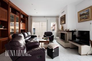 Maison jumelée à Centre-Estació. Espacio, luz y comodidad a tu alcance, en el centro de gavá