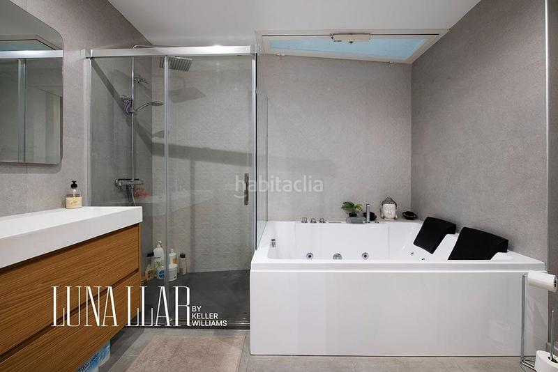 Foto 2693e401-f294-4507-992c-b8adc8063f74. Casa a schiera con riscaldamento parcheggio in Passeig Maragall Gavà