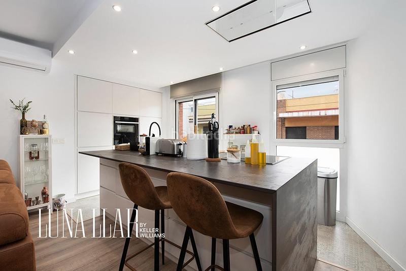 Foto 41a54aae-765b-47c4-8f46-3b1351024f3c. Casa adossada amb calefacció aparcament a Passeig Maragall Gavà