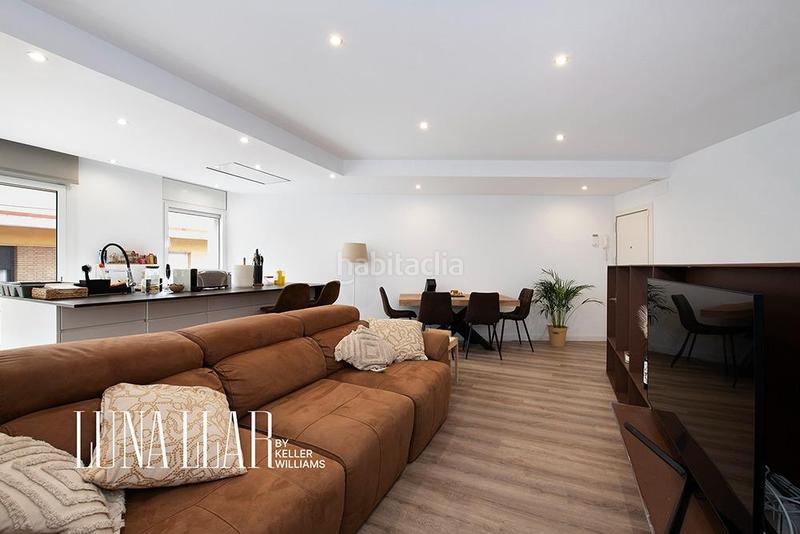 Foto 0eabd2e6-d9f9-42ed-b427-fa66907e69be. Semi detached house with heating parking in Passeig Maragall Gavà