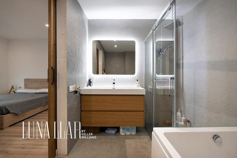 Foto 43798f8e-8c84-437a-a990-576b85985d75. Semi detached house with heating parking in Passeig Maragall Gavà