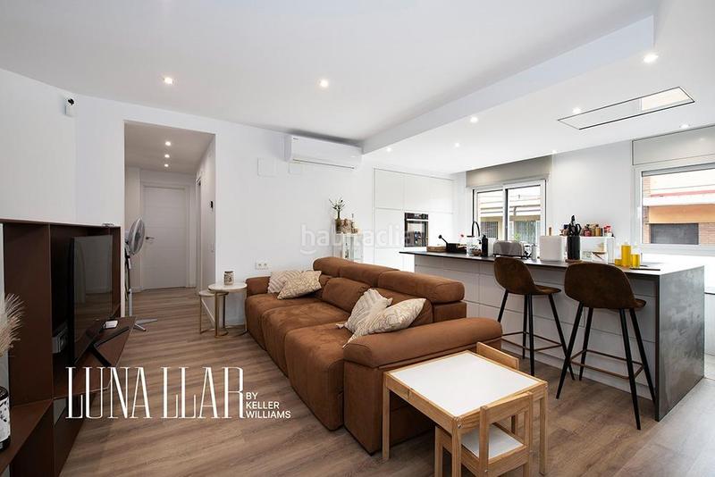 Foto 43fed647-8e9e-4036-a902-270046e6ba2e. Semi detached house with heating parking in Passeig Maragall Gavà