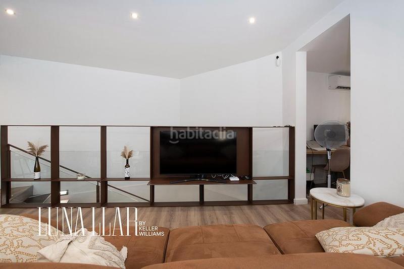 Foto 77c8deb8-aef8-4339-b749-8b9b4552314d. Semi detached house with heating parking in Passeig Maragall Gavà