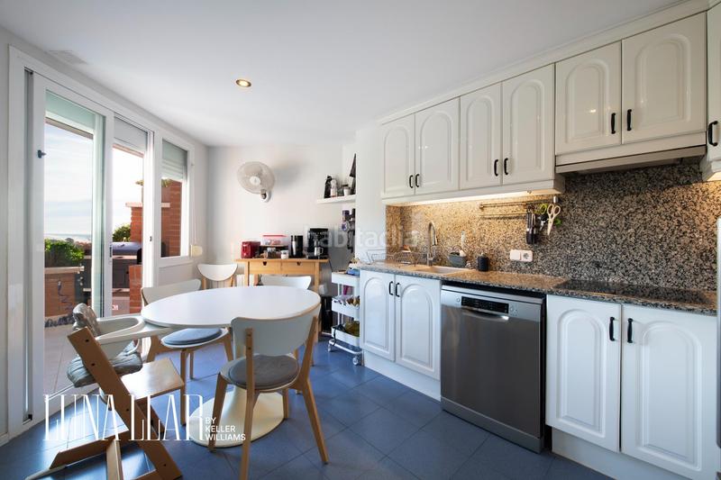 Foto 6702d54e-f567-40cf-af3d-ac15821ef510. Attico con parcheggio in les botigues de Sitges Sitges