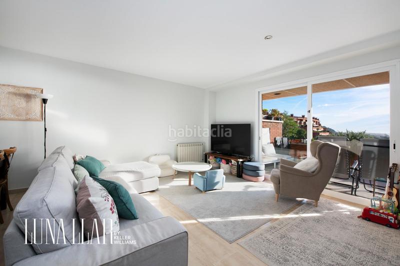 Foto b8a0a64d-2b5e-43e9-9bb1-fa508215c13a. Attico con parcheggio in les botigues de Sitges Sitges