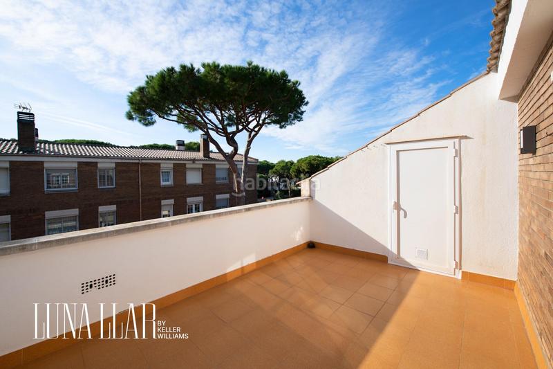 Foto 30b1ddc5-51a1-48e9-b2c5-154beb2d0650. Casa a schiera con riscaldamento parcheggio in La Pineda Castelldefels