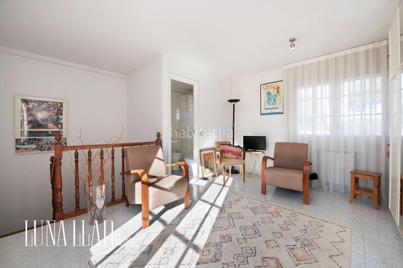 Foto 61e7d331-2d29-41bb-89e5-3419dad39b3c. Casa adossada amb calefacció aparcament a La Pineda Castelldefels