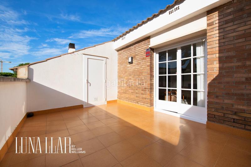 Foto 6fdc0b3b-6aa6-48f2-8a73-1cf0ec1b0805. Reihenhaus mit heizung parking in La Pineda Castelldefels