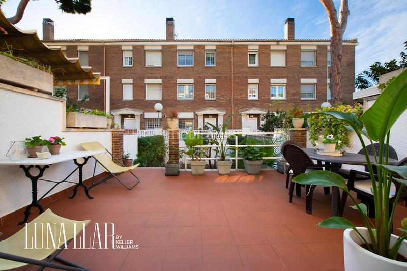 Foto 7310338f-afb9-4716-bc04-74f520ef347d. Reihenhaus mit heizung parking in La Pineda Castelldefels