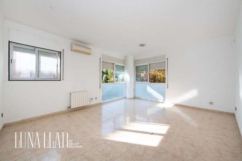 Foto 739ff2dd-d473-4e77-87c5-5fce26a08dd0. Etagenwohnung mit parking in Centre Castelldefels