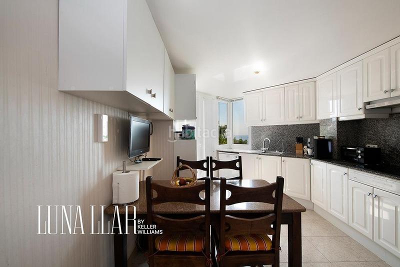 Foto f97ca7b4-05ba-434e-ad90-3342e317495b. Àtic amb calefacció aparcament piscina a les botigues de Sitges Sitges