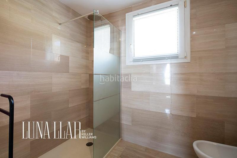 Foto ab8e5f16-c137-4618-a00e-be6e9e7310de. Attico con riscaldamento parcheggio piscina in les botigues de Sitges Sitges