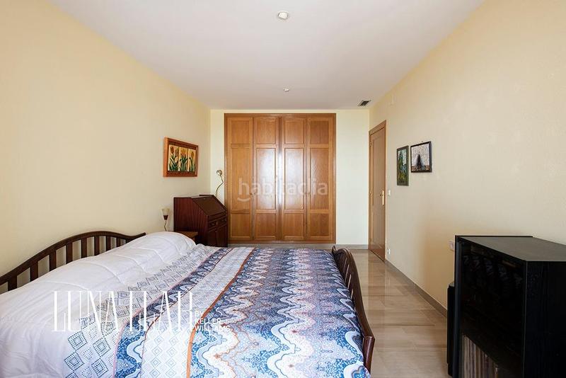 Foto 48179b27-5b57-480d-9867-b53244cb2b5a. Attique avec chauffage parking piscine dans les botigues de Sitges Sitges