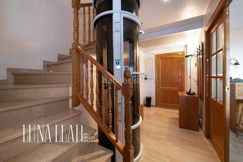 Foto ef6702aa-61d0-412b-bce8-e79b9f6266a5. Attique avec chauffage parking piscine dans les botigues de Sitges Sitges