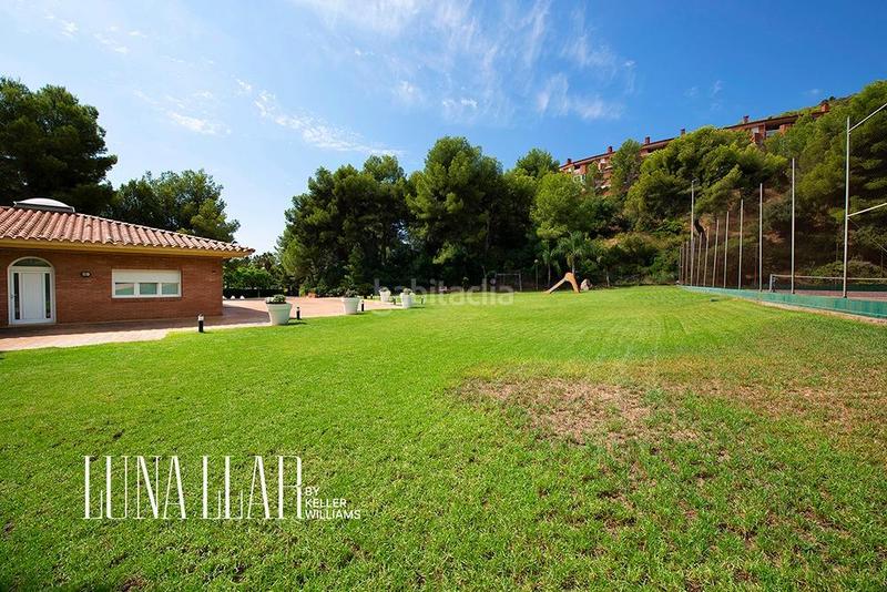 Foto f5e55f97-92e0-4b91-8eb8-14f7fe7463b7. Attique avec chauffage parking piscine dans les botigues de Sitges Sitges