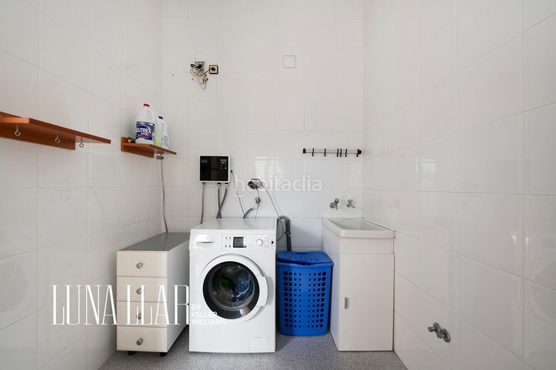 Foto 27646370-1c50-451e-826c-b34330907df7. Casa adossada amb calefacció aparcament a Torrent Ballester Viladecans