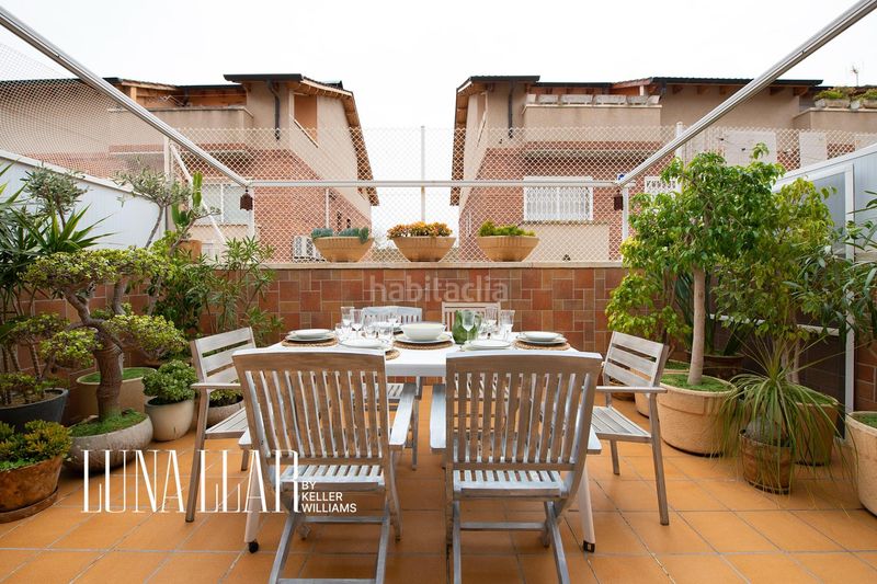 Foto 404937a5-c5c7-4cfb-95f8-49199e7188ad. Casa adossada amb calefacció aparcament a Torrent Ballester Viladecans