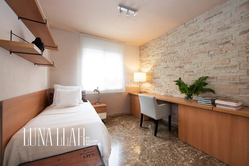 Foto 41dbdc3e-5a38-4df3-b523-5ed032c57d2e. Casa adossada amb calefacció aparcament a Torrent Ballester Viladecans