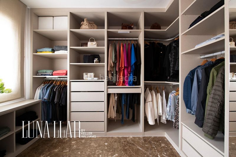 Foto 443b66a1-244e-4b1c-9a09-d9466dd3840d. Casa adossada amb calefacció aparcament a Torrent Ballester Viladecans