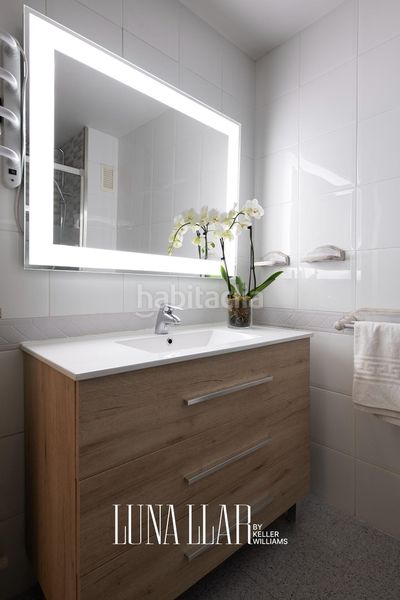 Foto 51cc43b7-12a8-419e-b711-1a19566cba16. Casa adossada amb calefacció aparcament a Torrent Ballester Viladecans