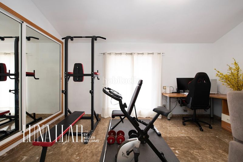 Foto 575737fd-03c0-4e47-9583-b3d62c672435. Casa adossada amb calefacció aparcament a Torrent Ballester Viladecans