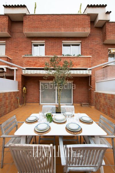 Foto 9adef000-6930-493e-b7fb-0331ff4c6c42. Casa adossada amb calefacció aparcament a Torrent Ballester Viladecans