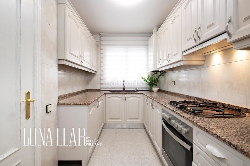 Foto a6e2f6bf-ccb9-4901-abea-a344cdb38a85. Casa adossada amb calefacció aparcament a Torrent Ballester Viladecans