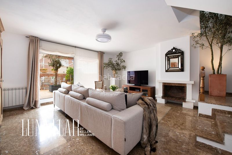 Foto c72e13de-a9b0-41e2-95bb-c057087bb20e. Casa adossada amb calefacció aparcament a Torrent Ballester Viladecans