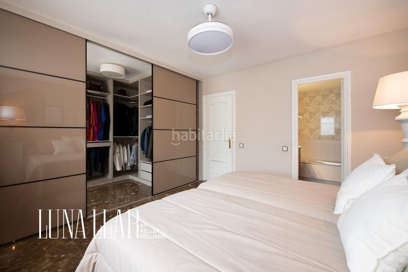 Foto c807eb2c-902c-4635-a6ca-21fa2a732a1d. Casa adossada amb calefacció aparcament a Torrent Ballester Viladecans