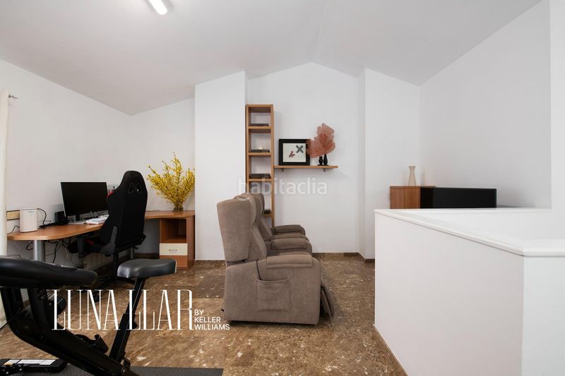 Foto e94c8876-1c4f-4f06-9357-397a8b7bd3ec. Casa adossada amb calefacció aparcament a Torrent Ballester Viladecans