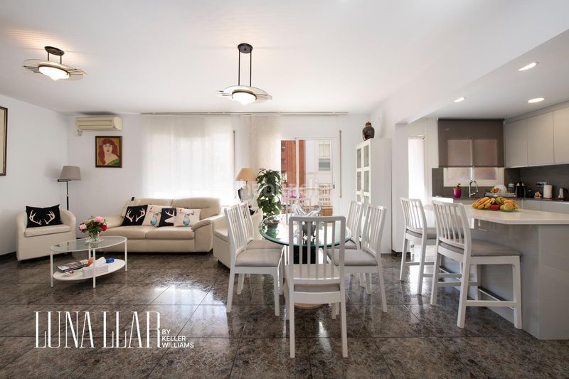 Foto 0139133b-72f3-40b8-8c9a-dc235ecbf412. Pis a Centre Castelldefels