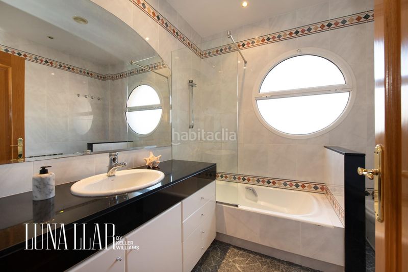 Foto d5e76e82-9427-46e9-9ae7-4df724474d68. Casa amb calefacció a Bruguers Gavà