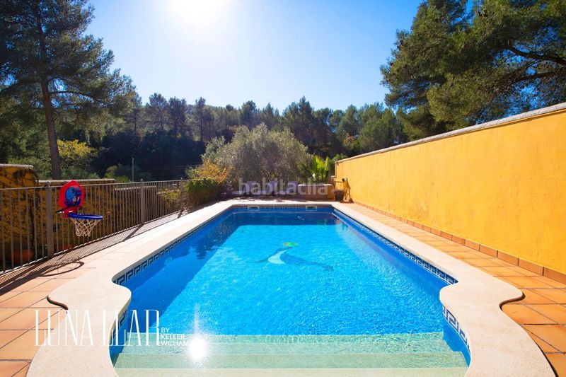 Foto ed5974dd-5649-466f-9590-16ed5aa145a4. Casa amb calefacció a Bruguers Gavà