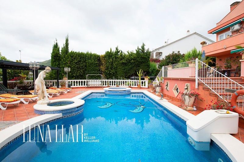 Foto aeaf7c71-9c4d-41c6-95e2-1ab093c87264. Casa a La Sentiu Gavà