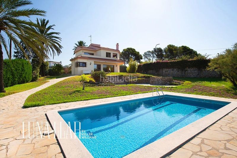 Foto 5c5bd4bc-2374-4179-8c44-2c59730f3228. Casa amb aparcament a Bellamar Castelldefels