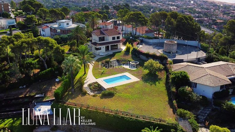 Foto 697071fe-40e5-44d1-a99d-ad8178367f75. Casa amb aparcament a Bellamar Castelldefels